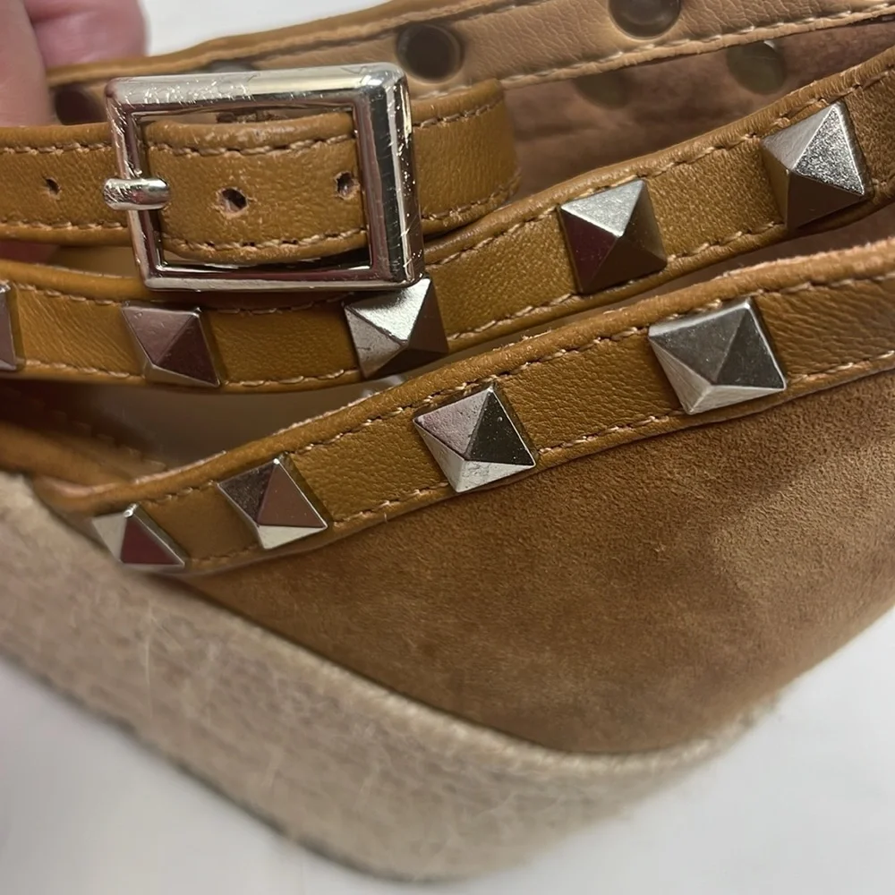 Marc Fisher Brown Suede Platform Studded Sandals Size 7.5 Excellent Condition